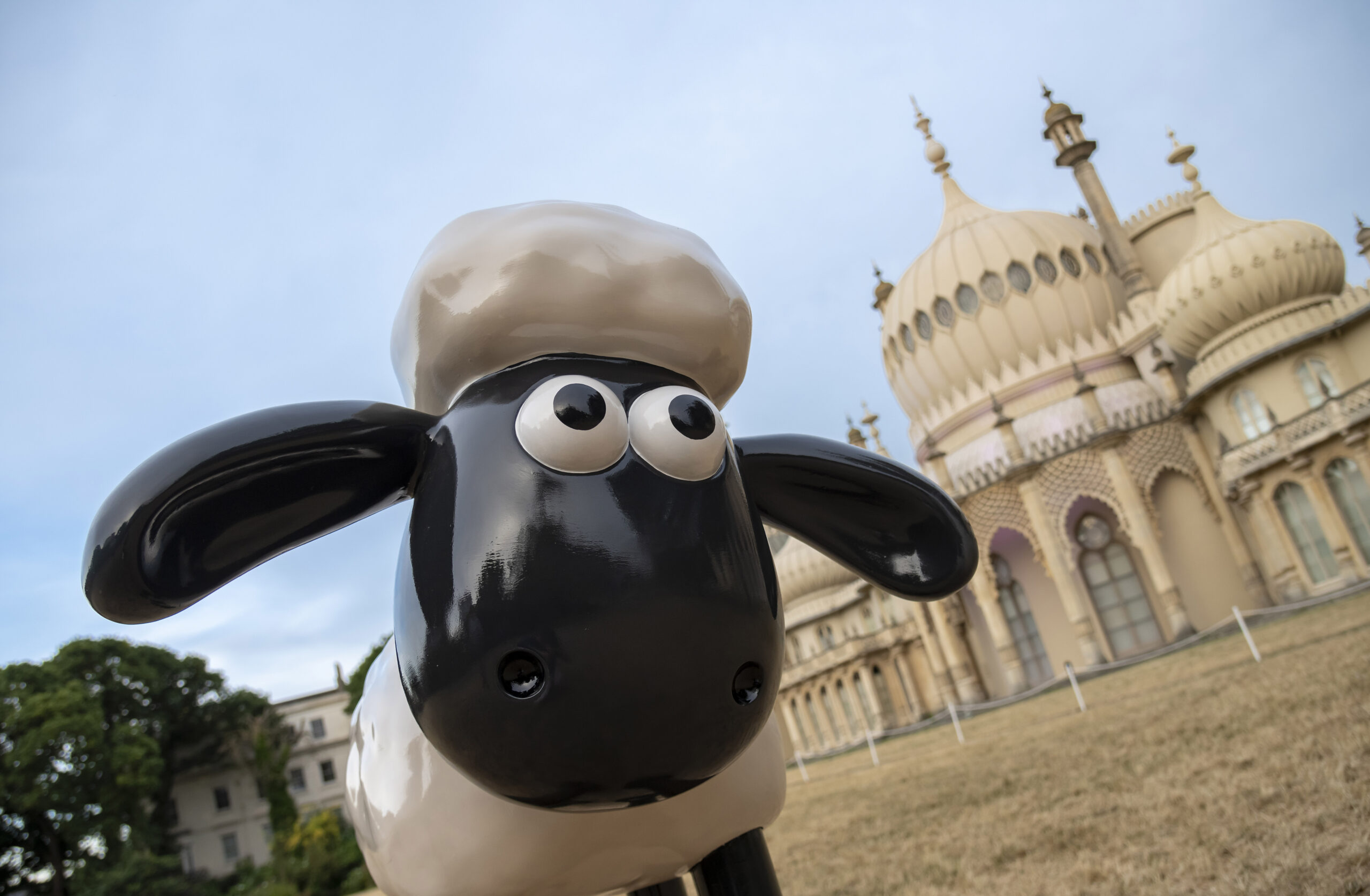 Shaun the Sheep in front of Brighton Royal Pavilion